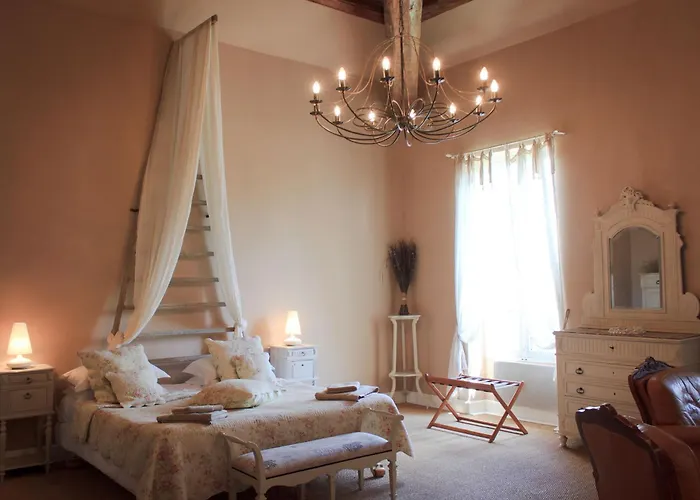 Les Carmes And Spa