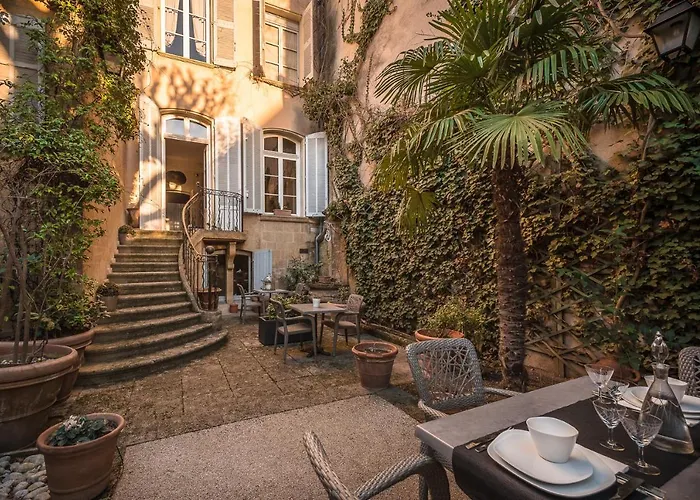 Hotel Particulier le 28 by Les Collectionneurs